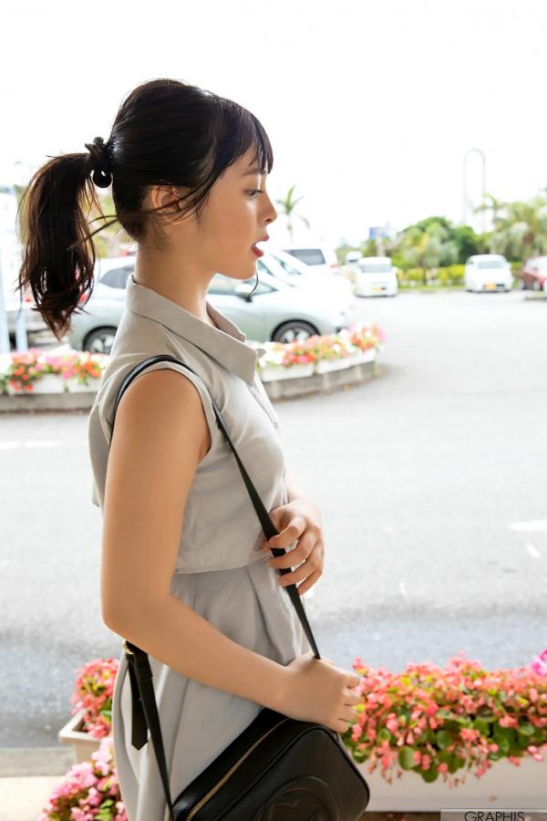    Graphis小仓由菜《Yunacent Cute》写真集：清纯少女户外休闲风，元气满满甜美治愈瞬间第22张图片
