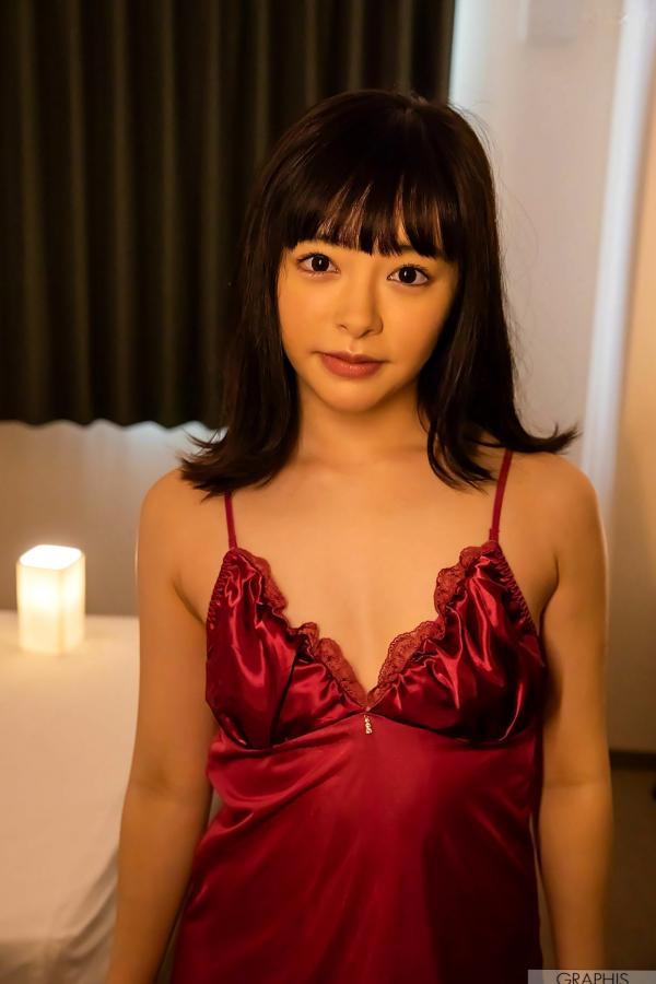    Graphis小仓由菜《Yunacent Cute》写真集：清纯少女户外休闲风，元气满满甜美治愈瞬间第51张图片