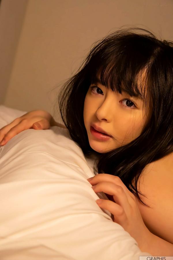    Graphis小仓由菜《Yunacent Cute》写真集：清纯少女户外休闲风，元气满满甜美治愈瞬间第58张图片