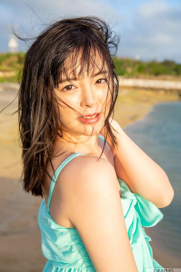    Graphis小仓由菜《Yunacent Cute》写真集：清纯少女户外休闲风，元气满满甜美治愈瞬间第68张图片
