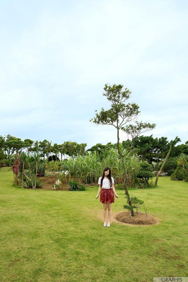    Graphis_桃尻かのん 桃尻华音私房写真：从户外清纯少女到室内黑丝诱惑，极品美臀与迷人曲线[52P]第1张图片