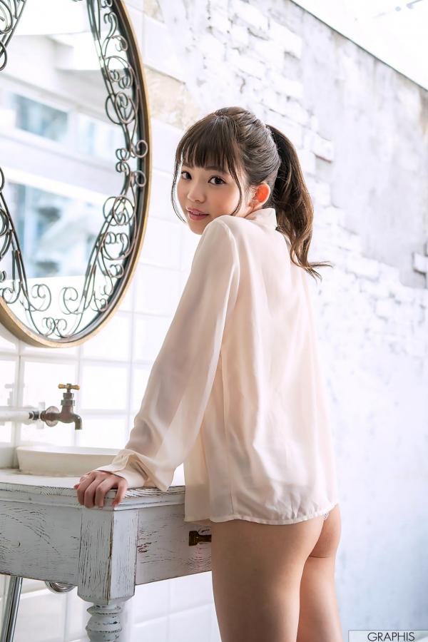    Graphis系列：槙泉奈（Maki Izuna）清纯私房写真集，展现唯美白嫩肌肤与诱惑美臀之美第33张图片