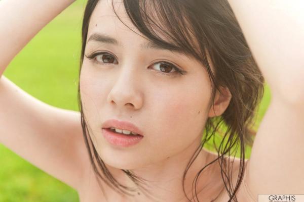   Graphis系列吉川爱美《Double Venus》写真集，居家比基尼私房诱惑与曼妙身材展示第23张图片