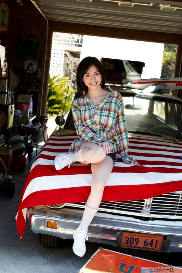    Graphis写真集：吉川爱美(Aimi Yoshikawa)清纯居家与性感内衣诱惑，展现傲人曲线与冷艳气质第7张图片