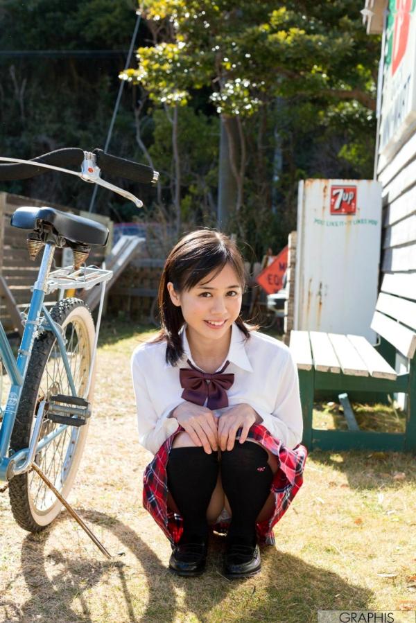    Graphis写真集：吉川爱美(Aimi Yoshikawa)清纯居家与性感内衣诱惑，展现傲人曲线与冷艳气质第10张图片