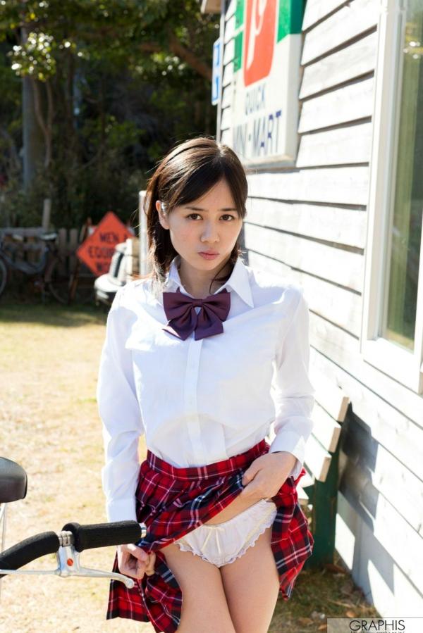    Graphis写真集：吉川爱美(Aimi Yoshikawa)清纯居家与性感内衣诱惑，展现傲人曲线与冷艳气质第13张图片