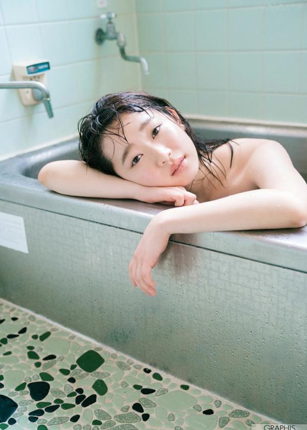    Graphis架乃ゆら『YU・RA・RA』写真集：清纯少女浴室湿身私房写真，捕捉童颜俏皮瞬间第29张图片
