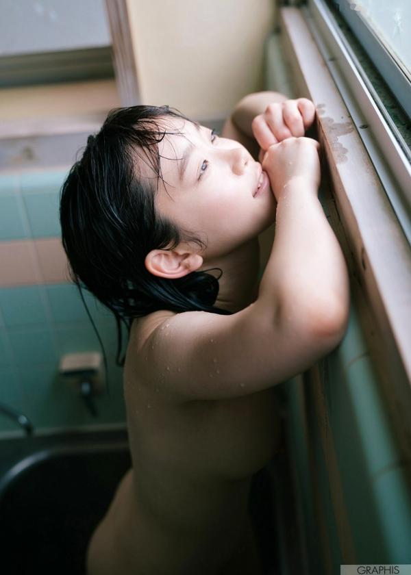    Graphis架乃ゆら『YU・RA・RA』写真集：清纯少女浴室湿身私房写真，捕捉童颜俏皮瞬间第32张图片
