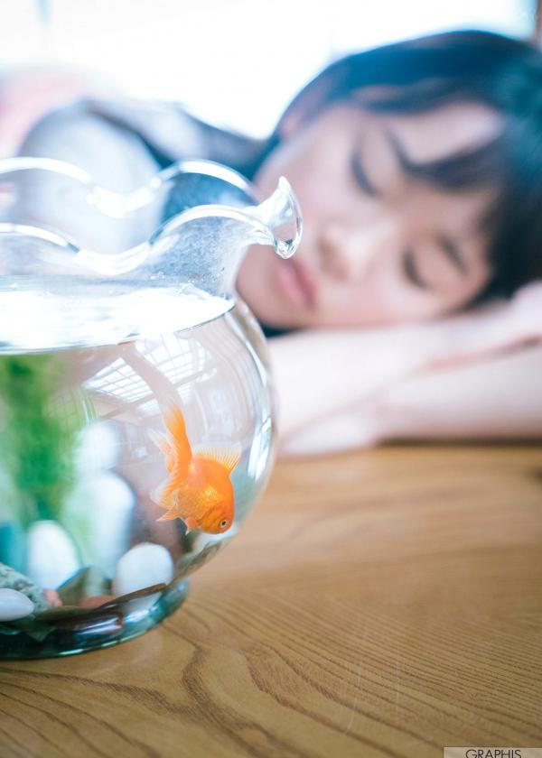    Graphis架乃ゆら『YU・RA・RA』写真集：清纯少女浴室湿身私房写真，捕捉童颜俏皮瞬间第37张图片