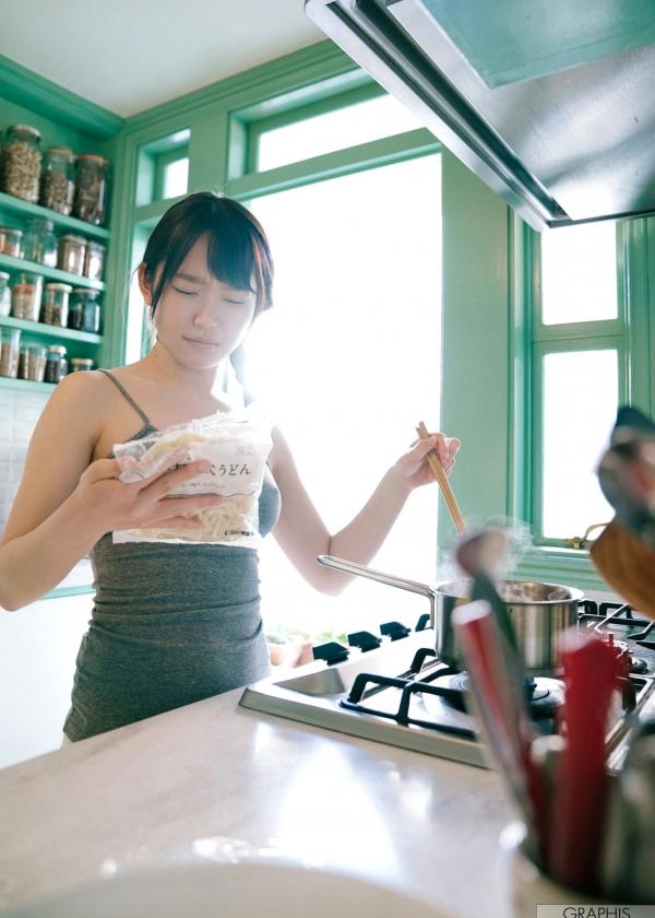    Graphis架乃ゆら『YU・RA・RA』写真集：清纯少女浴室湿身私房写真，捕捉童颜俏皮瞬间第47张图片
