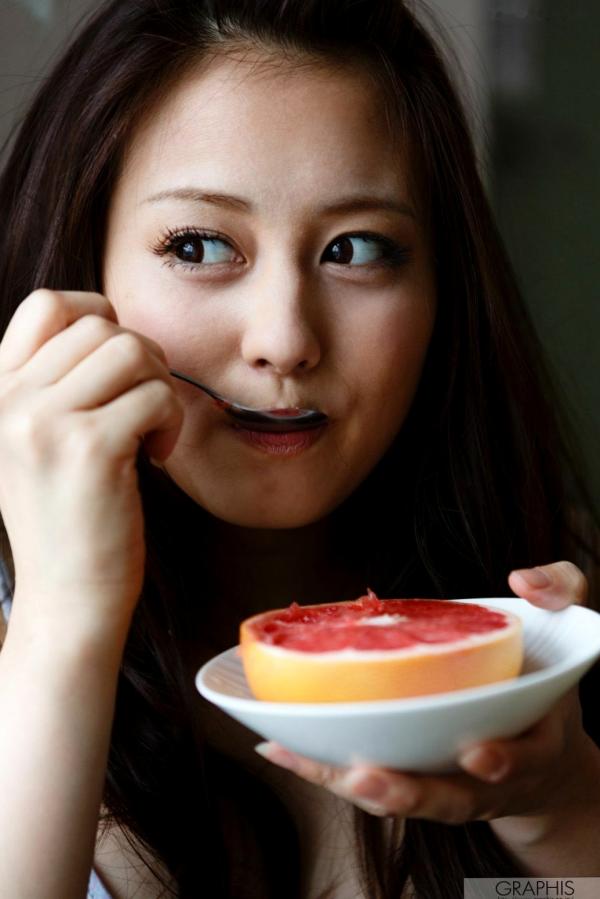    Graphis写真：伊东红(Beni Ito)清新自然风格户外私房写真，尽显初次闪耀的青春魅力第31张图片