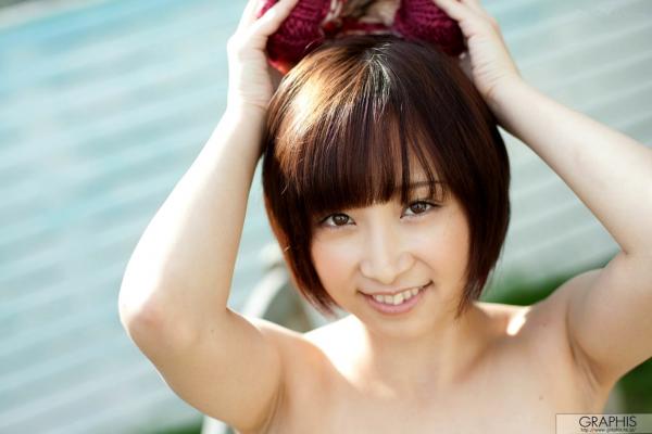    Graphis_君野步美(Ayumi Kimino) - 清纯甜美户外暖冬针织风格写真集[54P]第39张图片
