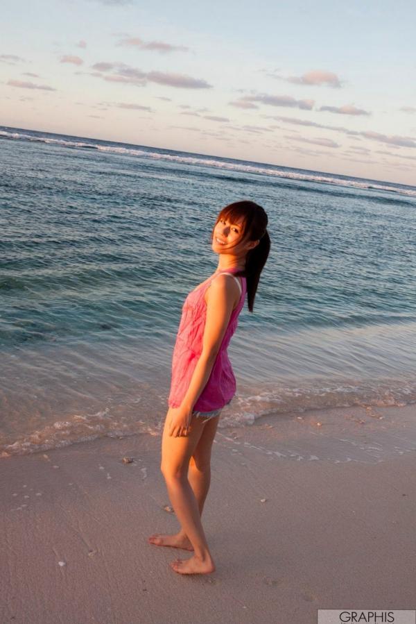    Graphis_瑠川リナ《Love-Para》海滩风情与修身蕾丝内衣私房写真集第9张图片