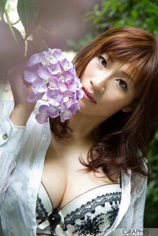    Graphis_二阶堂索菲亚(Sophia Nikaido)写真集《Dynamite》：日式和服混搭内衣，演绎极致诱惑私房美学第2张图片