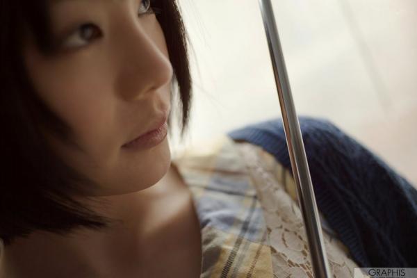    Graphis_铃村爱里《Reason...》校园主题写真，清纯校服少女演绎书桌前的诱惑美感第4张图片