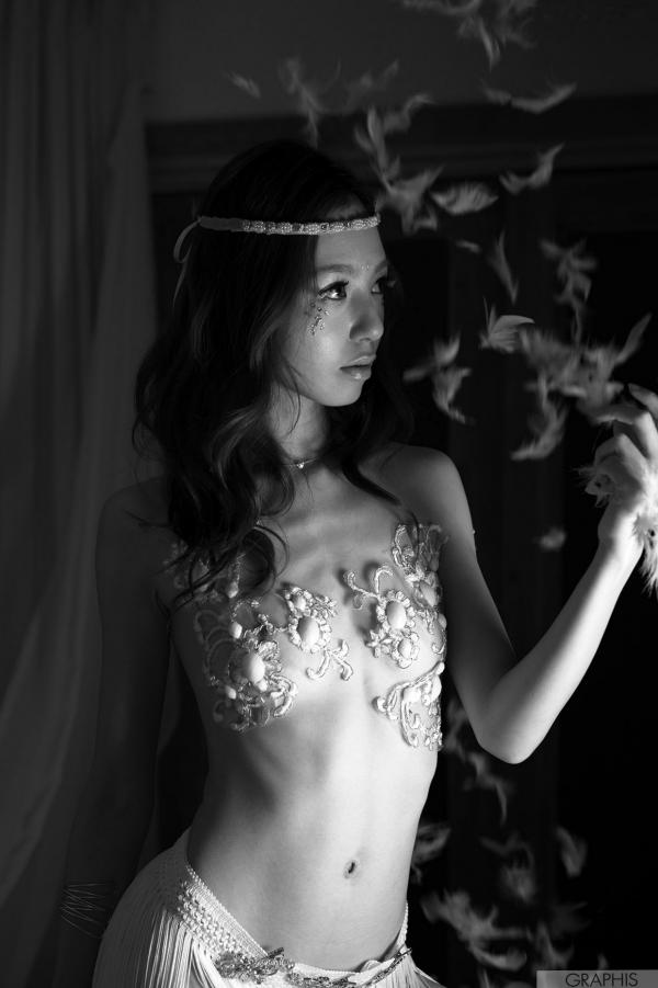    希志あいのAino Kishi《Avenir》高清写真集，唯美花环造型、室内蕾丝私房与湿身诱惑写真第40张图片