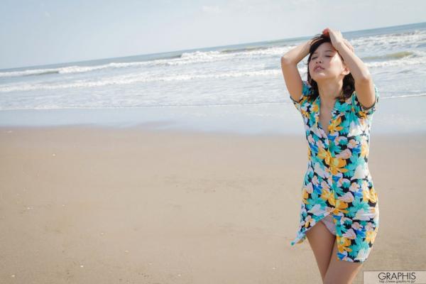    Graphis葵司《Careless Grace》：日本性感尤物尽显纯欲诱惑，唯美居家私房与户外写真集(29P)第1张图片