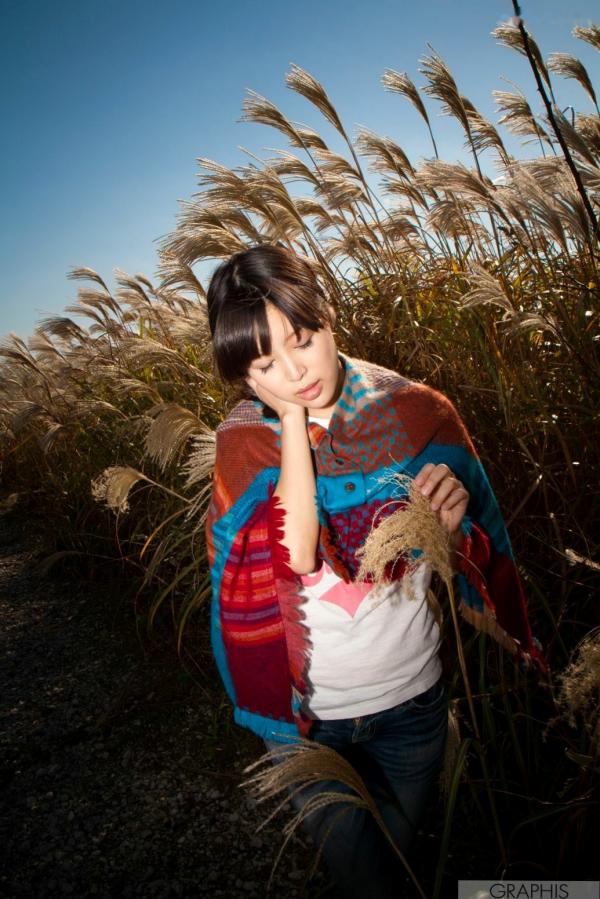    Graphis葵司《Careless Grace》：日本性感尤物尽显纯欲诱惑，唯美居家私房与户外写真集(29P)第12张图片