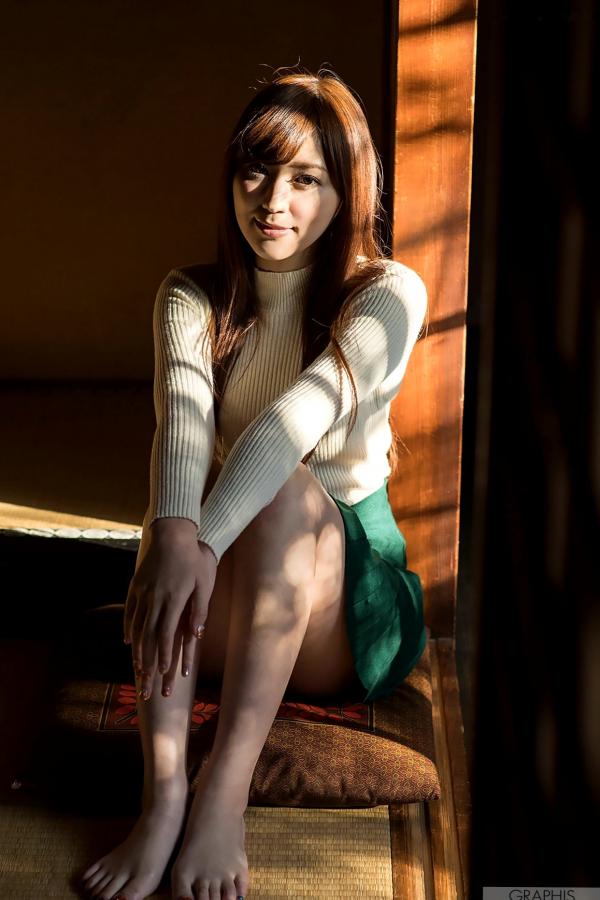    Graphis_爱音麻里亚《Pleasant Breeze》：暖阳下的柔美居家私房高清写真第3张图片