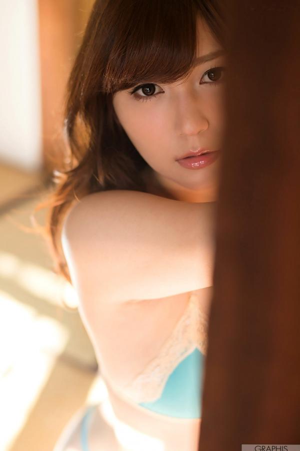    Graphis_爱音麻里亚《Pleasant Breeze》：暖阳下的柔美居家私房高清写真第17张图片