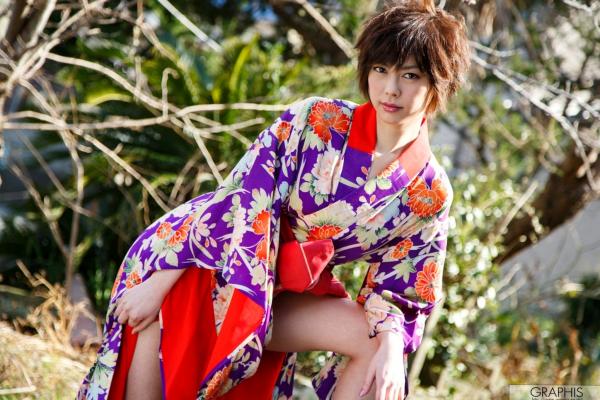    Graphis写真集：卯水咲流与森山綾乃《Oriental Beauty》私房短发女神冷艳写真，尽显妩媚优雅高级感第39张图片