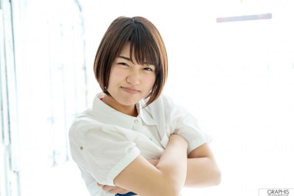    Graphis 唯井真寻 Mahiro Tadai 清纯短发美少女户外清新私房写真第13张图片