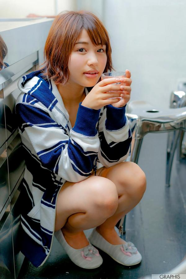    Graphis 唯井真寻 Mahiro Tadai 清纯短发美少女户外清新私房写真第35张图片