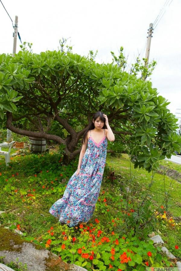    Graphis_樱由罗《Washed Out》写真集：清纯少女居家私房与户外花丛唯美生活照第42张图片