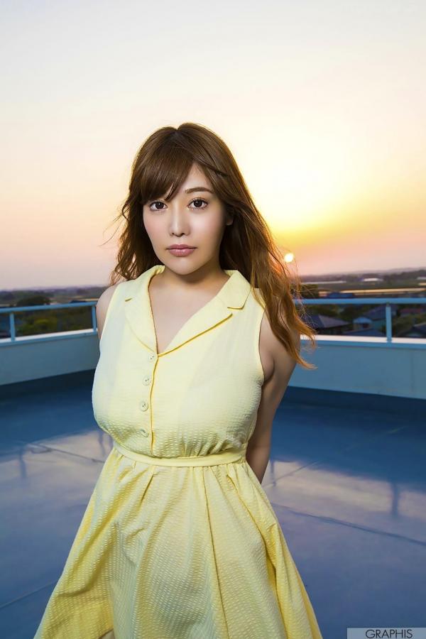    Graphis 益坂美亜夕阳露台私房写真系列，清纯优雅与诱惑曲线共存第6张图片