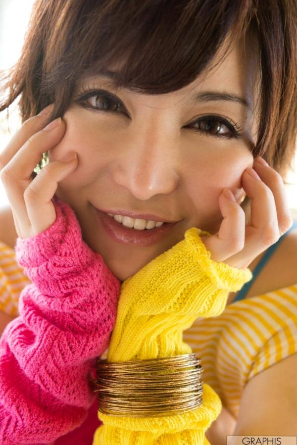    Graphis_里美ゆりあ《Pussy Cat》写真集：清纯短发演绎优雅魅力，捕捉自然光影下的极致诱惑，日系写真精选[31P]第24张图片
