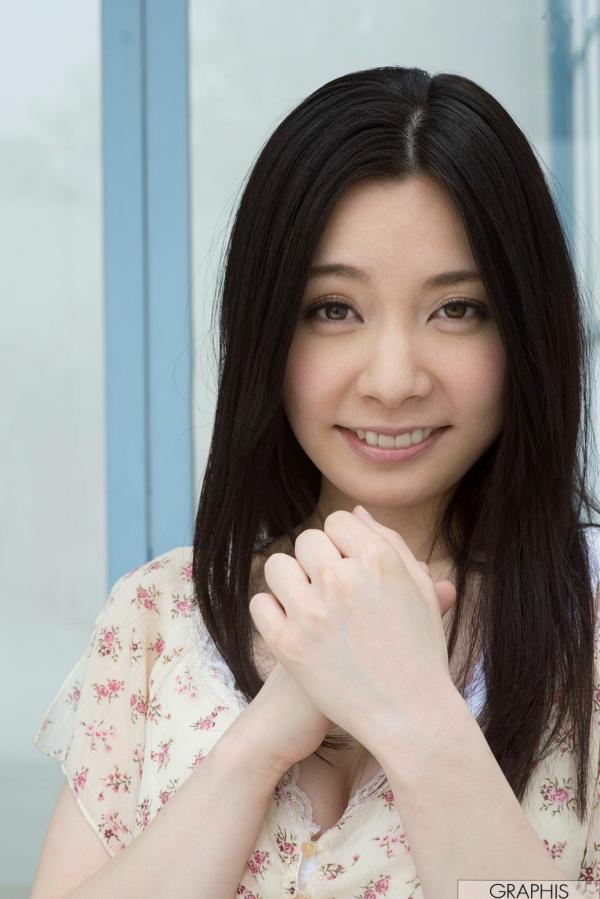    Graphis 庵野杏 (Anno An) 初次写真作品，清纯面容搭配紫色蕾丝内衣，演绎居家私房诱惑美学，尽显迷人曲线与性感魅力第2张图片