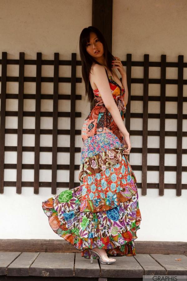    Graphis_辰巳唯《Unaffected Girl》清新碎花裙写真，展现曼妙身材与优雅气质，独特和服风情魅力第2张图片