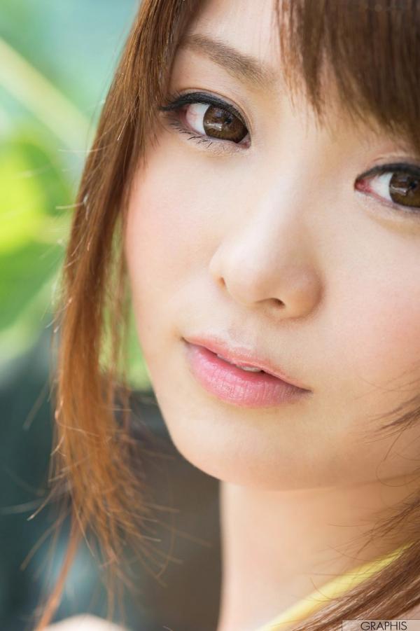    Graphis 妃月るい《Wildcat》写真：工业风废气背景下的红色蕾丝诱惑，演绎极致野性美学第21张图片
