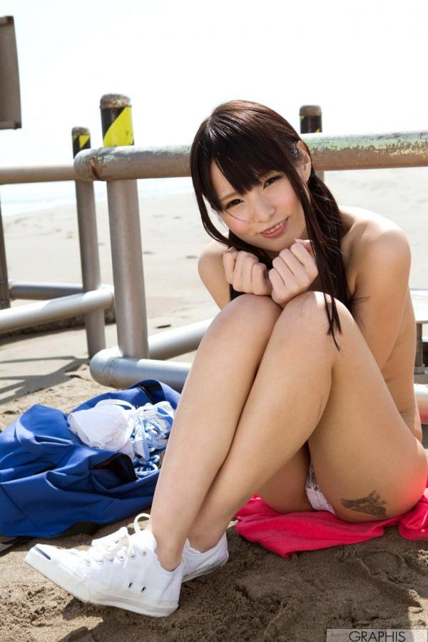    Graphis系列：坂口美穗乃（坂口みほの）《Chapter》精选写真集，街拍休闲与居家简约清纯风格，展现治愈系日系女神魅力第14张图片