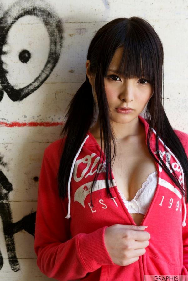    Graphis系列：坂口美穗乃（坂口みほの）《Chapter》精选写真集，街拍休闲与居家简约清纯风格，展现治愈系日系女神魅力第16张图片