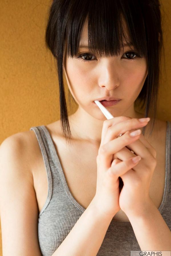    Graphis系列：坂口美穗乃（坂口みほの）《Chapter》精选写真集，街拍休闲与居家简约清纯风格，展现治愈系日系女神魅力第21张图片