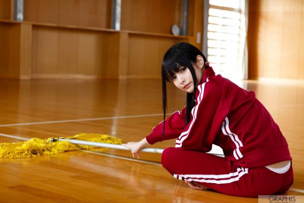    Graphis系列：坂口美穗乃（坂口みほの）《Chapter》精选写真集，街拍休闲与居家简约清纯风格，展现治愈系日系女神魅力第30张图片