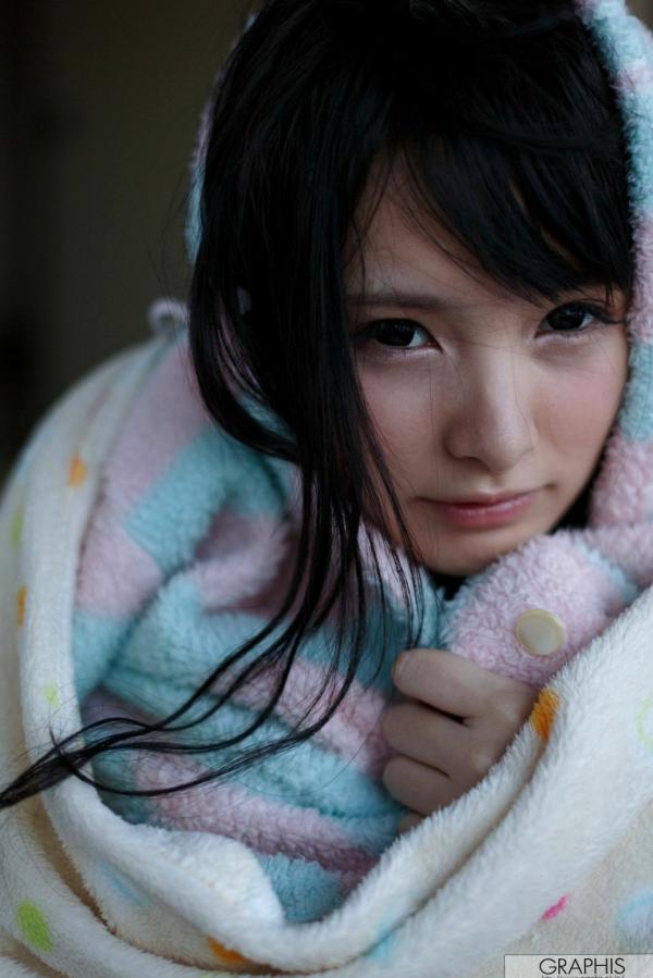    Graphis系列：坂口美穗乃（坂口みほの）《Chapter》精选写真集，街拍休闲与居家简约清纯风格，展现治愈系日系女神魅力第35张图片