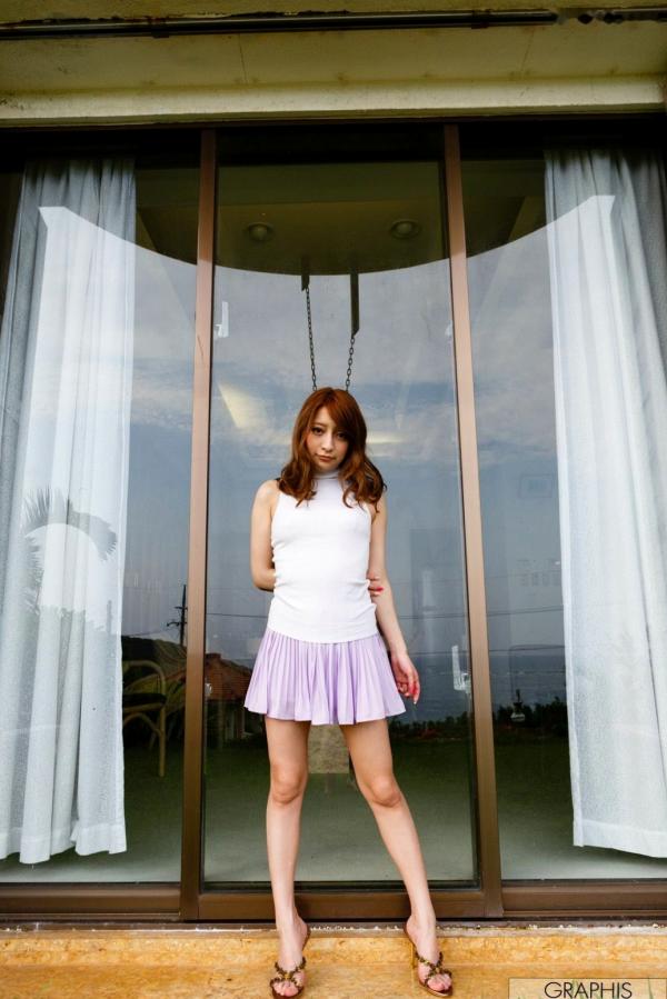    Graphis 望月かのん 首次户外写真集 清新海滩与草原少女感治愈系写真第7张图片