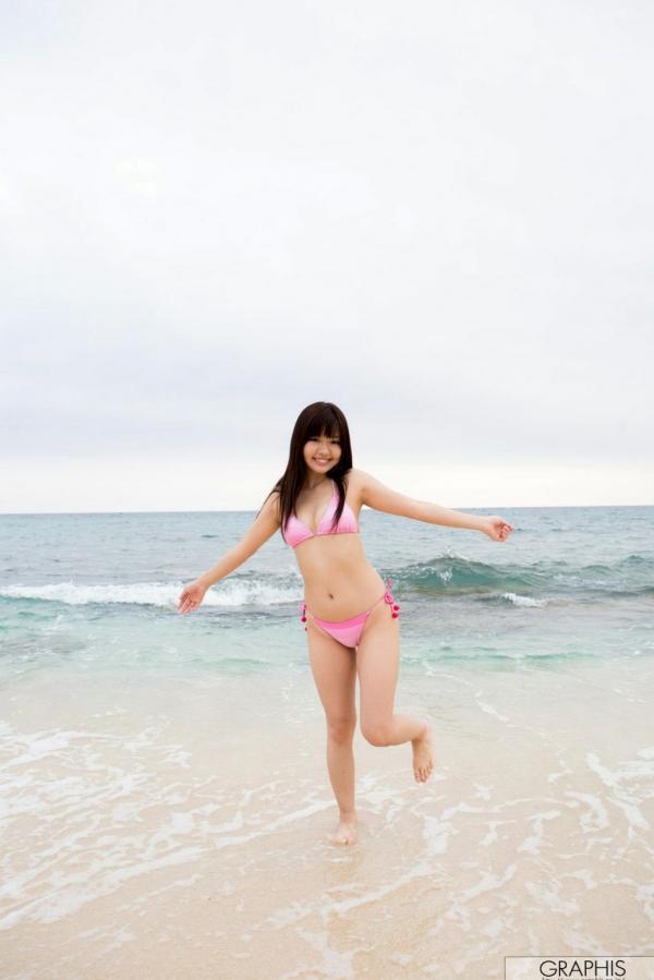    Graphis叶山芽衣写真：清新少女演绎沙滩比基尼与田园碎花裙魅力，极致甜美与性感诱惑第13张图片