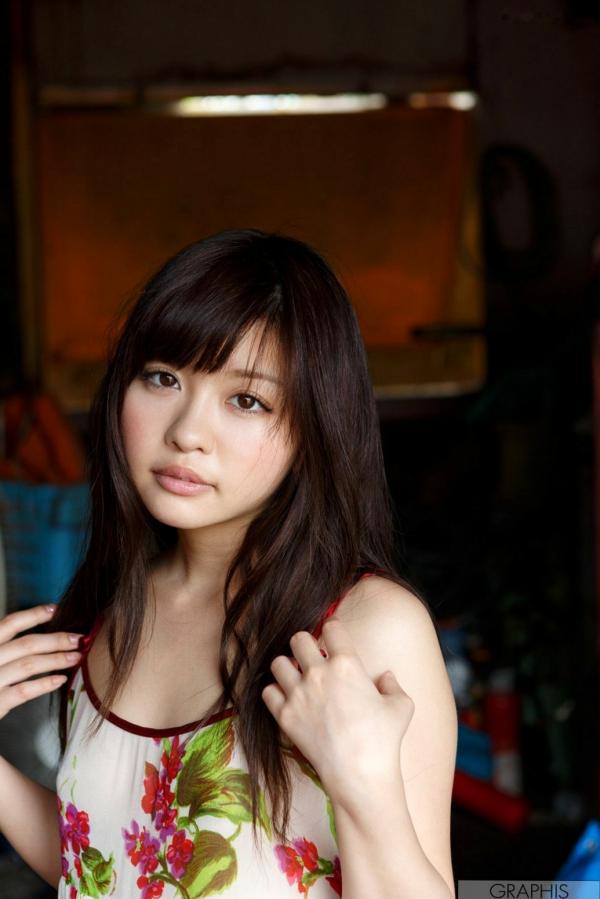   Graphis叶山芽衣写真：清新少女演绎沙滩比基尼与田园碎花裙魅力，极致甜美与性感诱惑第20张图片
