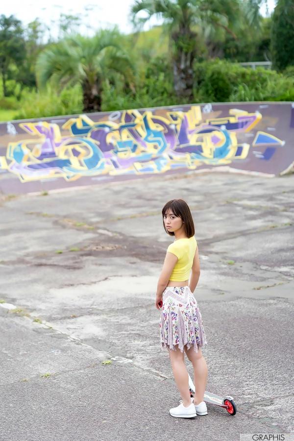    Graphis萌波铃Suzu Monami写真集：清纯少女蜕变，纯欲家居私房与清新户外造型系列第1张图片