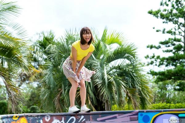    Graphis萌波铃Suzu Monami写真集：清纯少女蜕变，纯欲家居私房与清新户外造型系列第3张图片