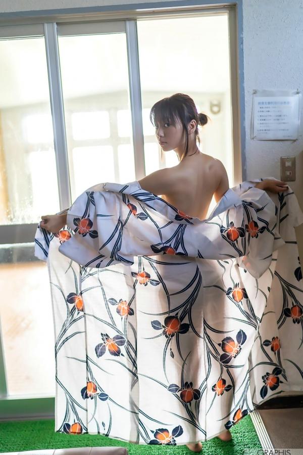    Graphis萌波铃Suzu Monami写真集：清纯少女蜕变，纯欲家居私房与清新户外造型系列第28张图片