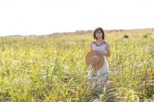    Graphis萌波铃Suzu Monami写真集：清纯少女蜕变，纯欲家居私房与清新户外造型系列第34张图片