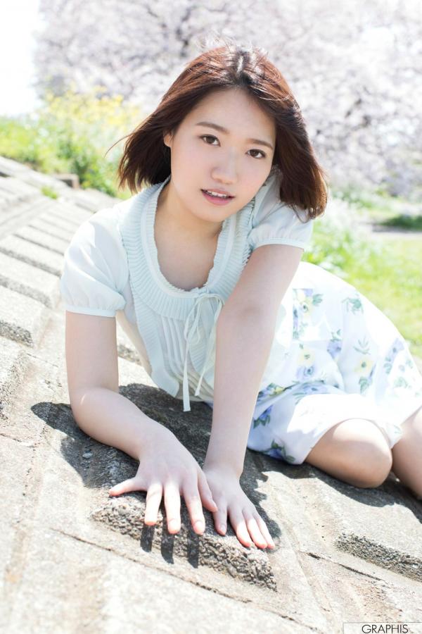    Graphis 菊川みつ葉（菊川三叶）『Fresh seedlings』高清写真集：日系短发清纯可人，户外樱花树下与室内私房居家唯美特写第6张图片