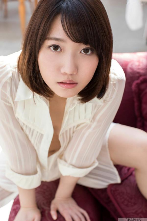    Graphis 菊川みつ葉（菊川三叶）『Fresh seedlings』高清写真集：日系短发清纯可人，户外樱花树下与室内私房居家唯美特写第28张图片