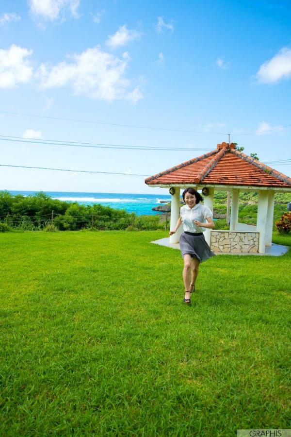   Graphis 河合あすな：清纯佳人海岛度假之旅，泳池比基尼写真集 [69P]第37张图片