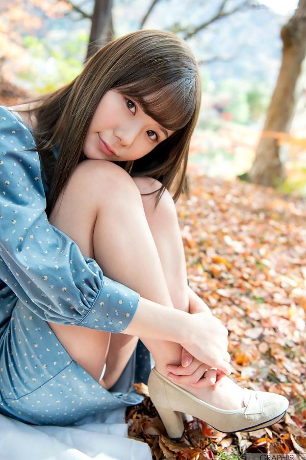    Graphis_坂道みる(坂道美琉)《Precious Time》秋日户外与居家浴室私房写真集第7张图片