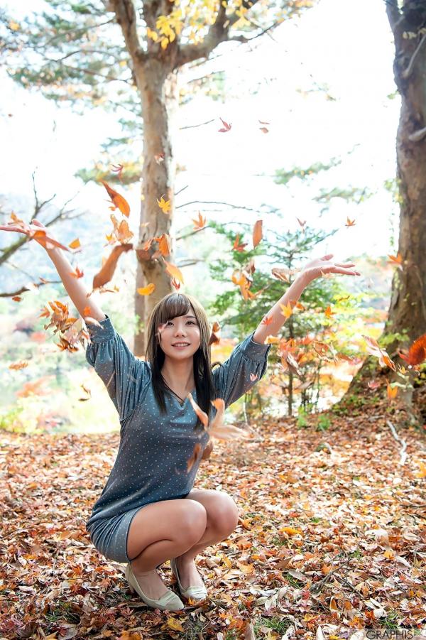    Graphis_坂道みる(坂道美琉)《Precious Time》秋日户外与居家浴室私房写真集第9张图片